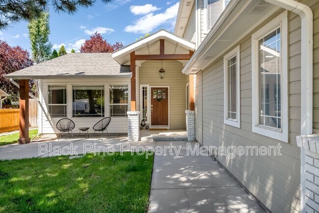 Foto del edificio - 1127 N Echohawk Way