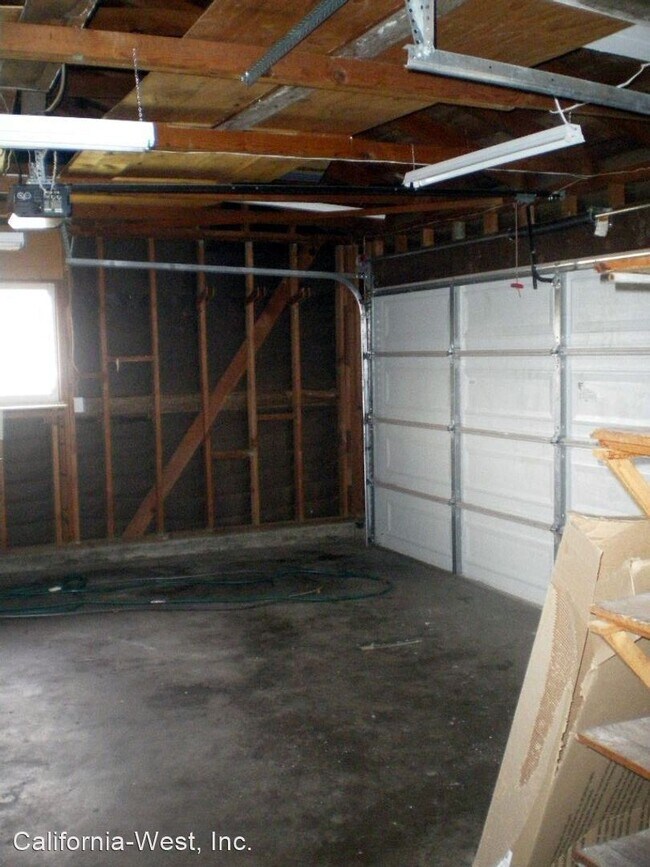 Building Photo - 3 br, 2 bath House - 1187 Seaward St.