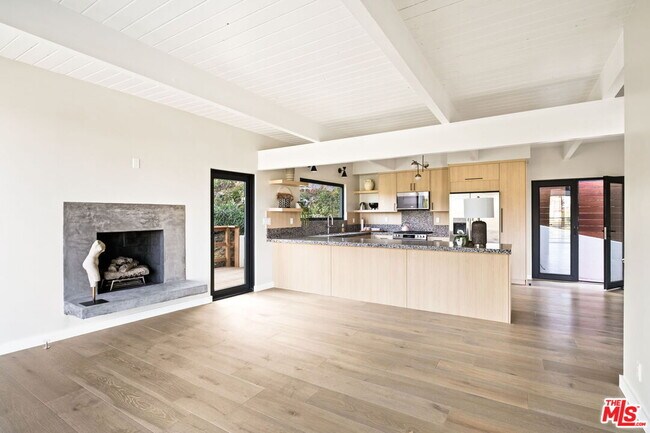 Building Photo - 2359 Sunset Heights Dr