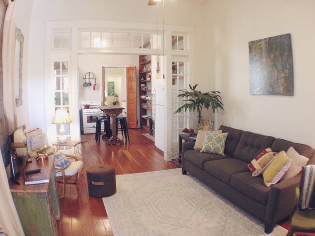 Building Photo - 2815 Ursulines Ave