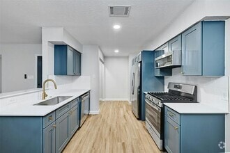 Building Photo - 9803 Aberdeen Way