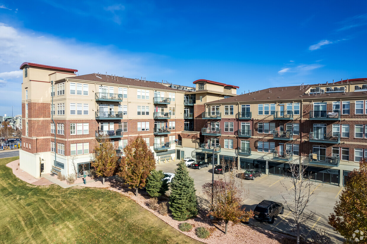 Primary Photo - Lincoln Square Lofts