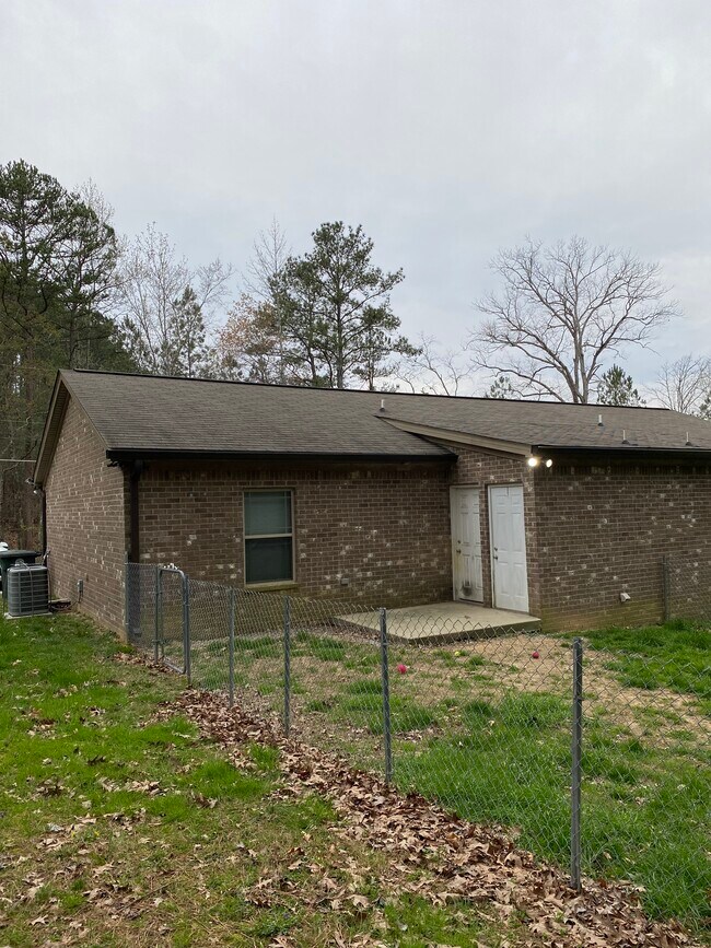 3850 Youngstown Rd, Chattanooga, TN 37406 Townhome Rentals in