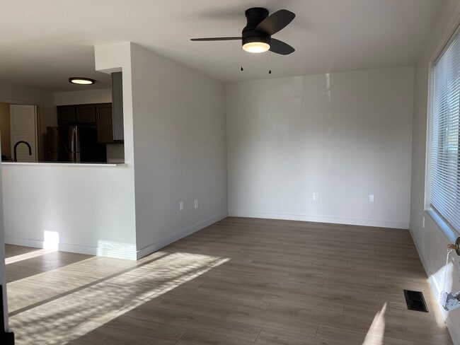 Building Photo - Newly Remodeled 2 Bedroom 1 Bath Duplex-Be The First to Make it Your Home