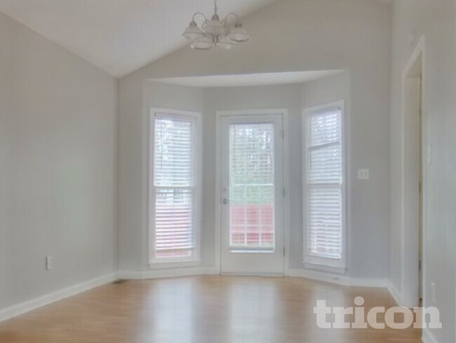 Building Photo - 3272 Greenhill Ct