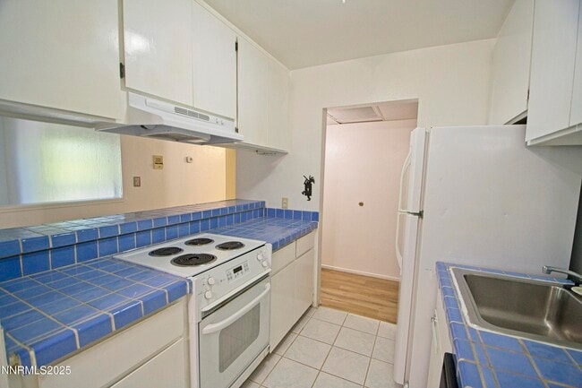 Foto del edificio - 2955 Lakeside Dr