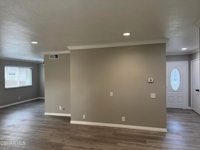 Foto del edificio - 1694 Regent St