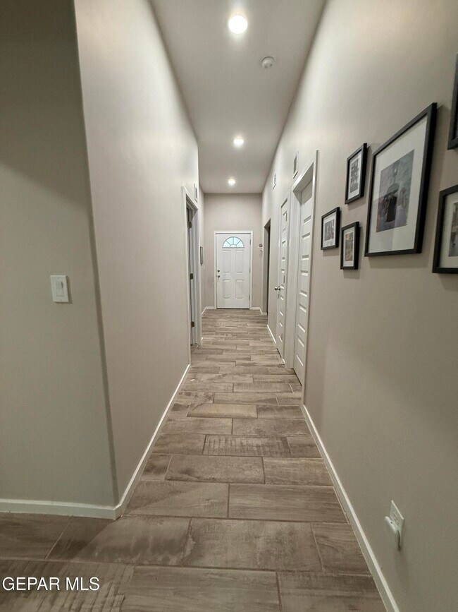 Foto del edificio - 13841 Paseo Central Ave