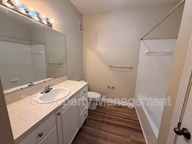 Foto del edificio - 3750 Silver Bluff Blvd