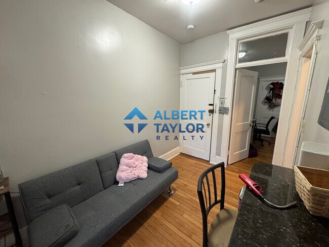 Foto del edificio - 466 Park Dr