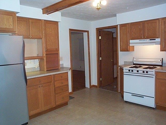 kitchen - 9 Maple Ave