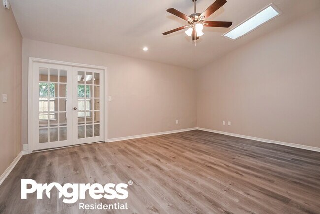 Building Photo - 3747 Mandarin Woods Dr N