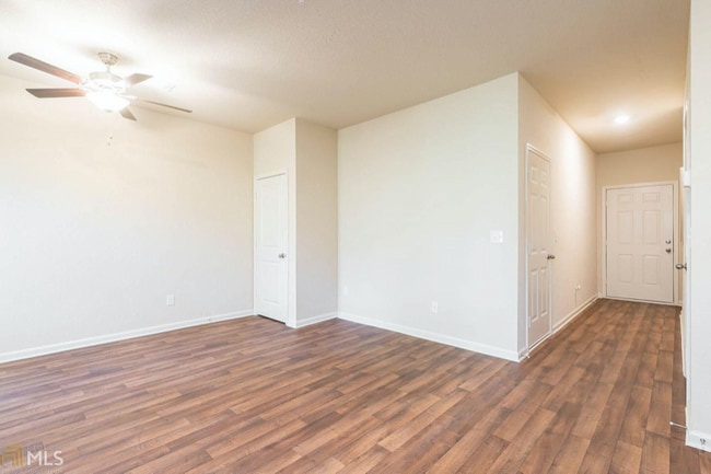 Photo - 913 Highwood Ln Townhome