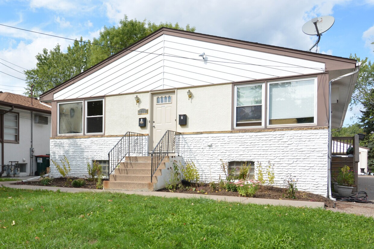 Foto principal - 1739 37th ave ne