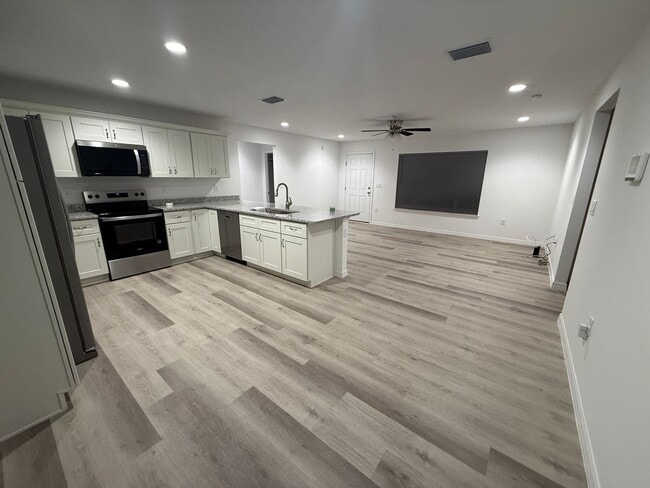 Building Photo - 20661 SW Marine Blvd