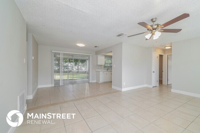 Foto del edificio - 1829 Columbine Dr