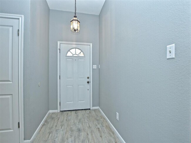 Foto del edificio - 17705 Box Canyon Terrace
