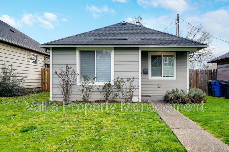 Foto principal - 1130 14th St NE