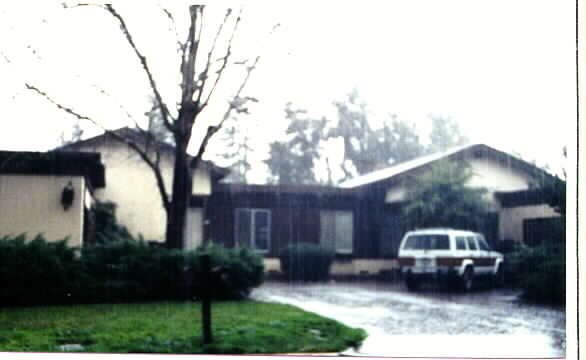 Foto del edificio - 77 Ursuline Rd