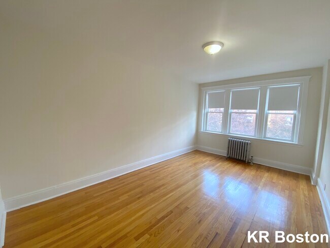 Building Photo - 15 Selkirk Rd