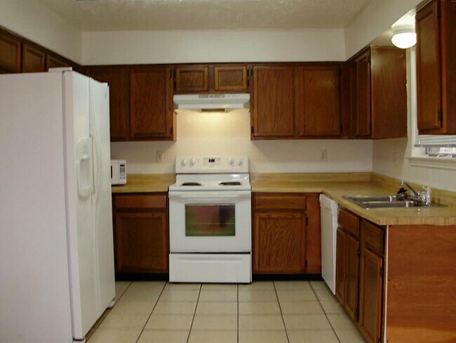 Building Photo - 12015 Swan Creek Dr