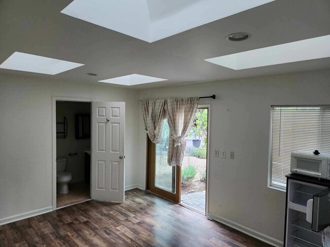 Building Photo - 1123 Pedrick Ct
