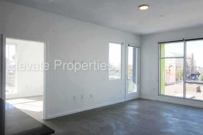Building Photo - 4021 8th Ave