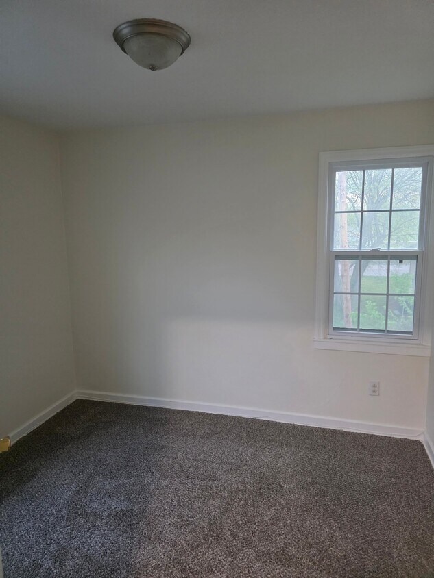 Foto del edificio - 213 E Carlton St