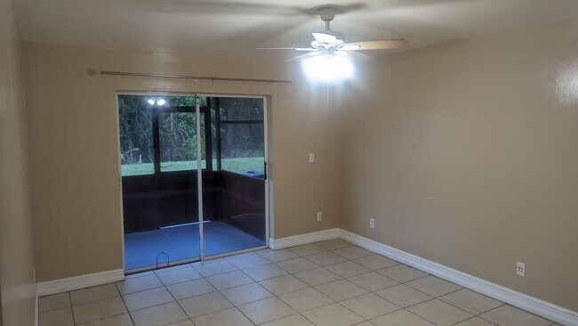 Foto del edificio - 513 Meadow Rd