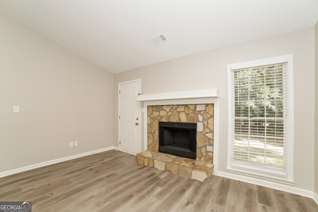 Foto del edificio - 10916 Clearwater Dr