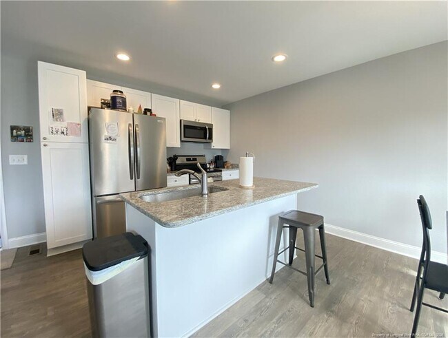 Foto del edificio - 900 Allstar Ave