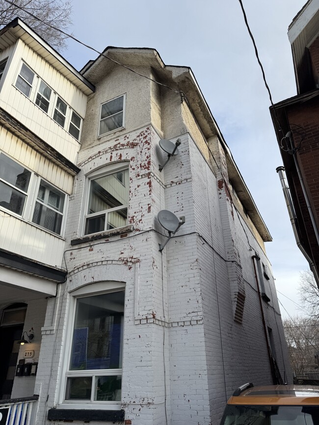 Building Photo - 275 Bronson Ave