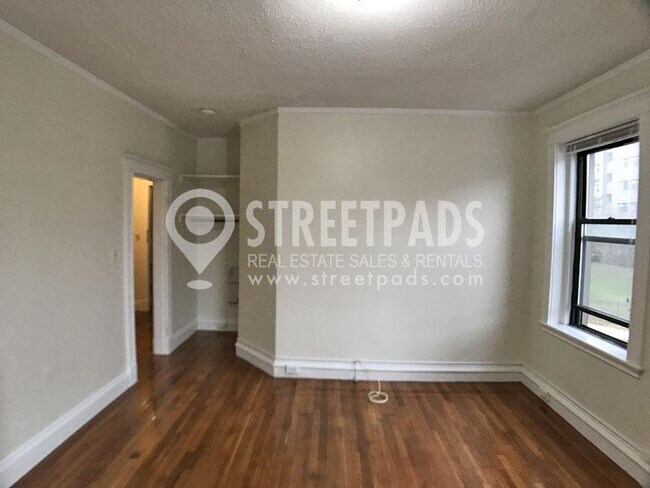 Foto del edificio - bedroom in Malden MA 02148