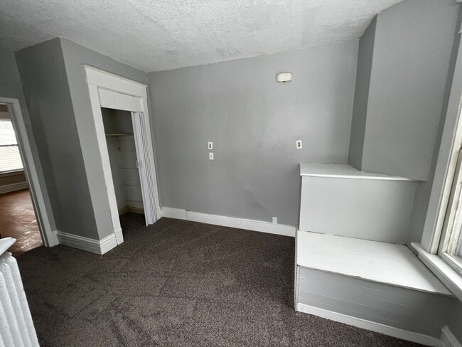 Building Photo - 914 23rd St