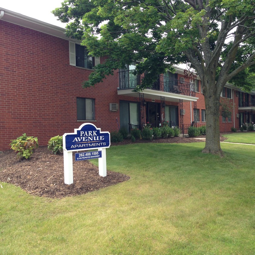 Park Ave Apts - 1643 15th Ave