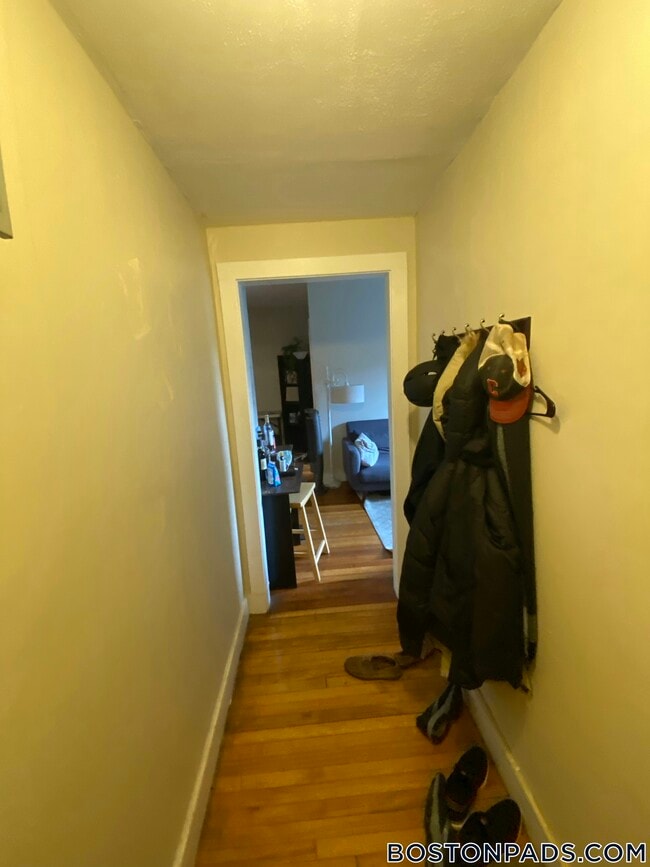 Building Photo - 435 Hanover St