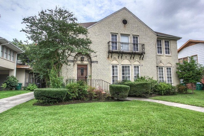 Building Photo - 1606 W Alabama St