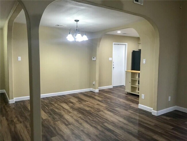 Foto del edificio - 10511 Robinwood Cir