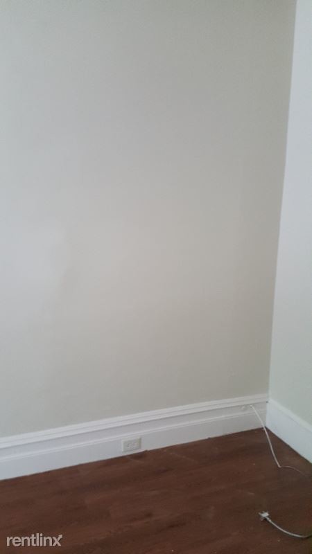 Building Photo - 222 Clymer St
