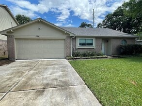 Building Photo - 6943 Foxhurst Ln