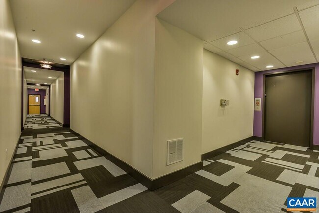 Foto del edificio - 200 Douglas Ave