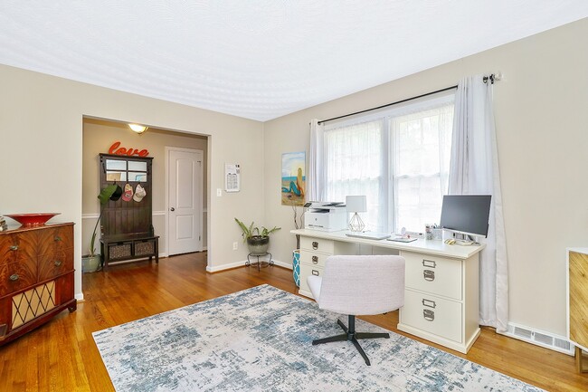 Building Photo - 333 Bartell Dr