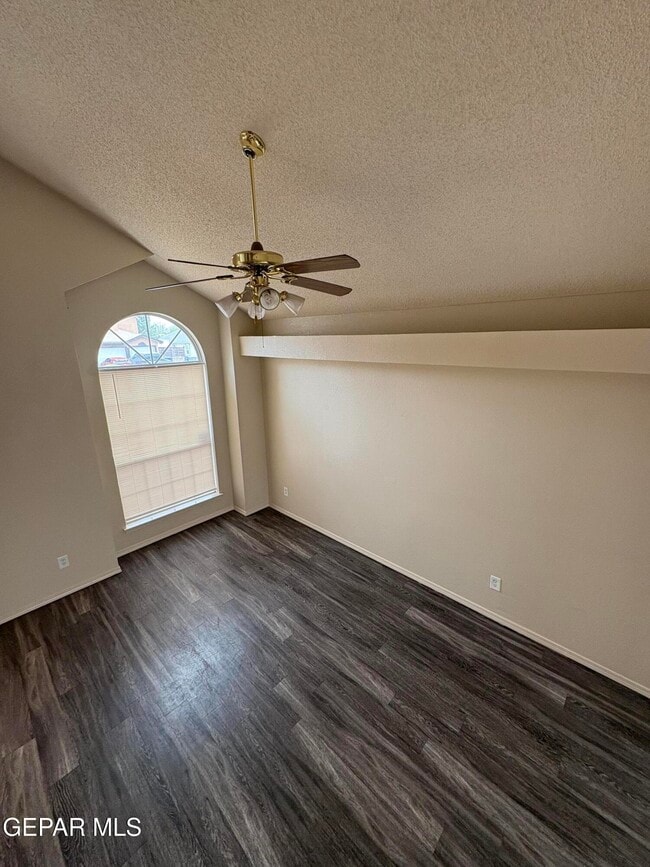 Building Photo - 12625 Tierra Tigre Ave