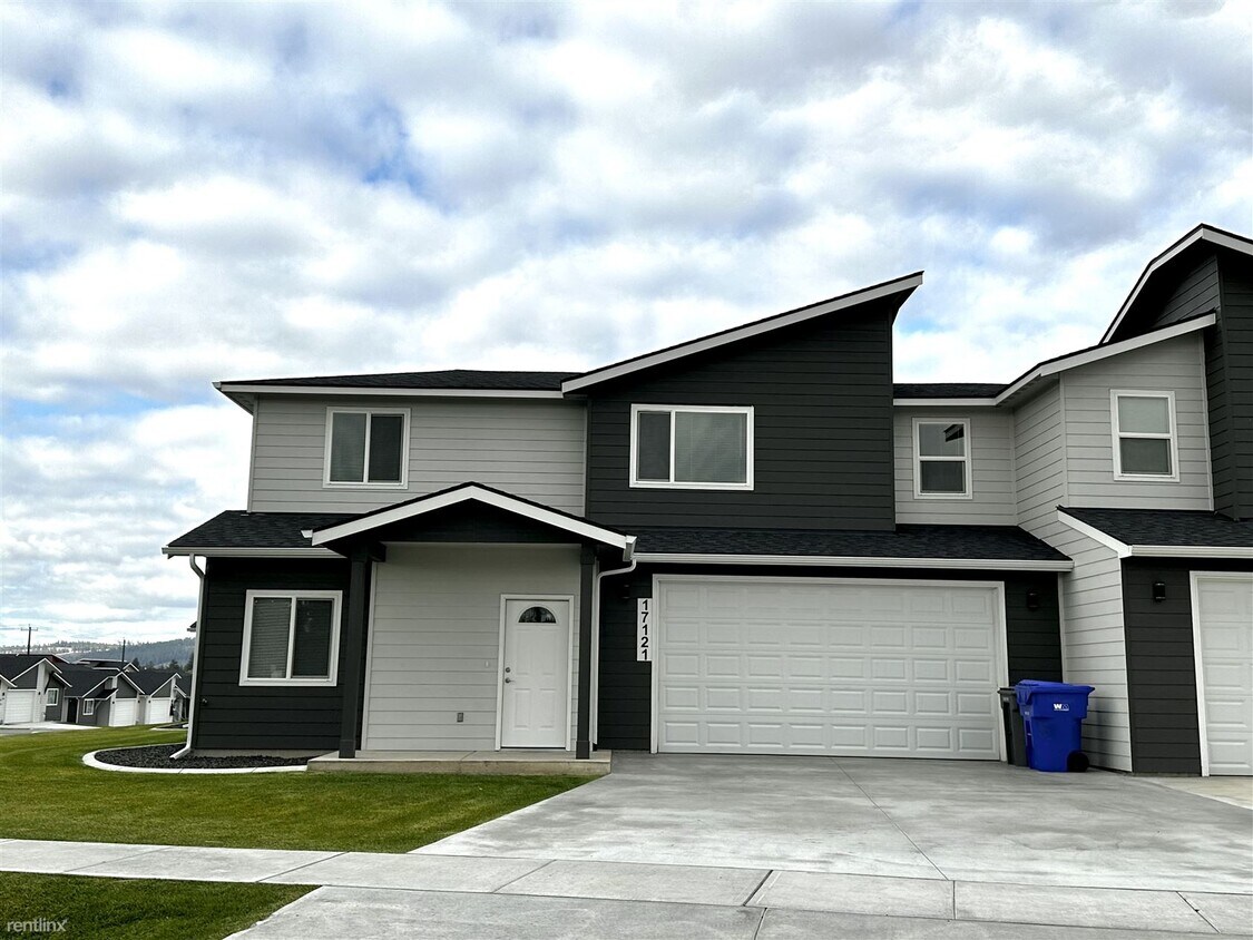 Foto principal - 3 br, 2.5 bath Duplex - 17121 East Boone A...