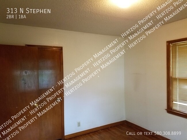 Building Photo - 313 N Stephen-