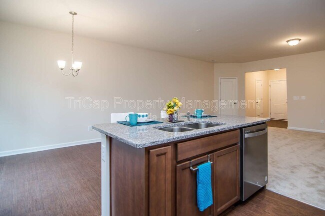 Foto del edificio - 335 White Oak Ridge Dr