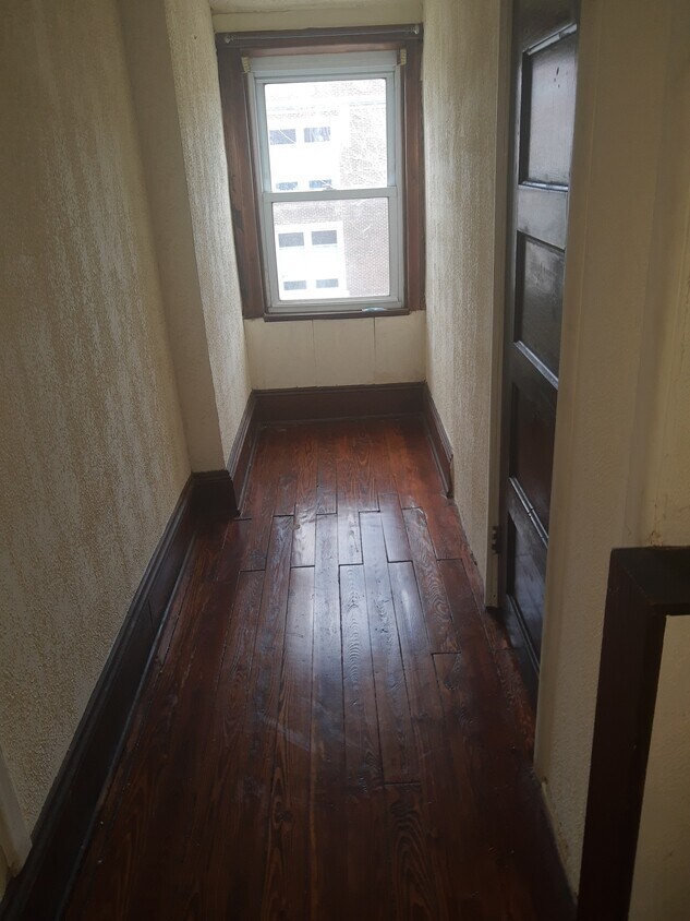 Building Photo - 111 N 13th St