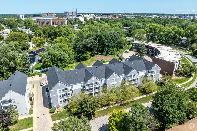 Oakcrest Condominiums