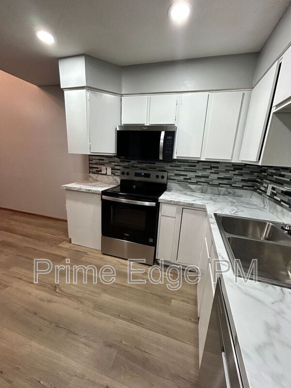 Building Photo - 1701 Ridgehaven Ct