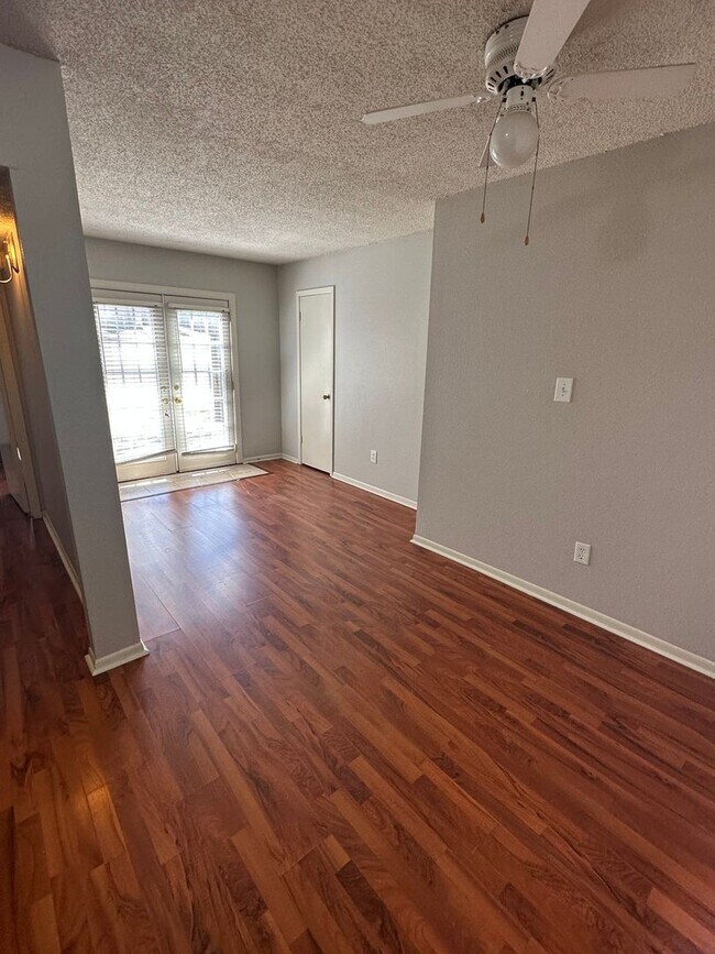 Building Photo - 1Bd/1Ba Condo located on the Germantown/Me...
